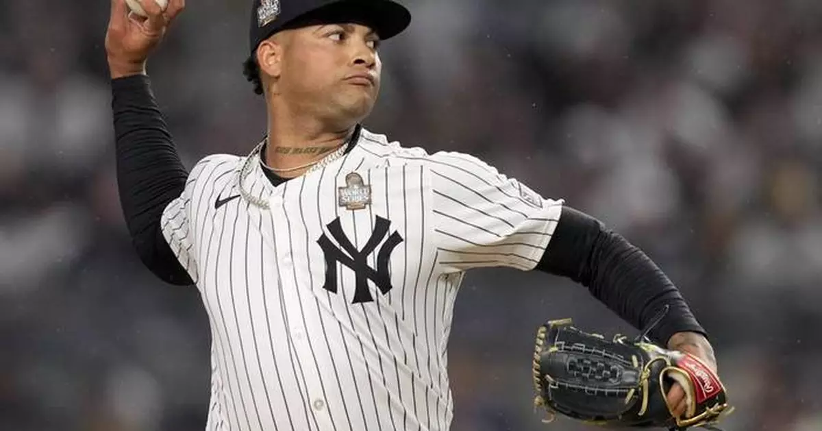 Yankees RHP Luis Gil faces hitters for 1st time since straining his right lat