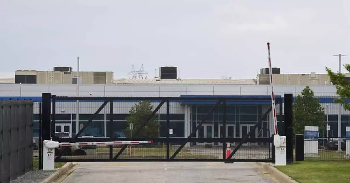 NAACP, environmental group notify Elon Musk's xAI company of intent to sue over facility pollution