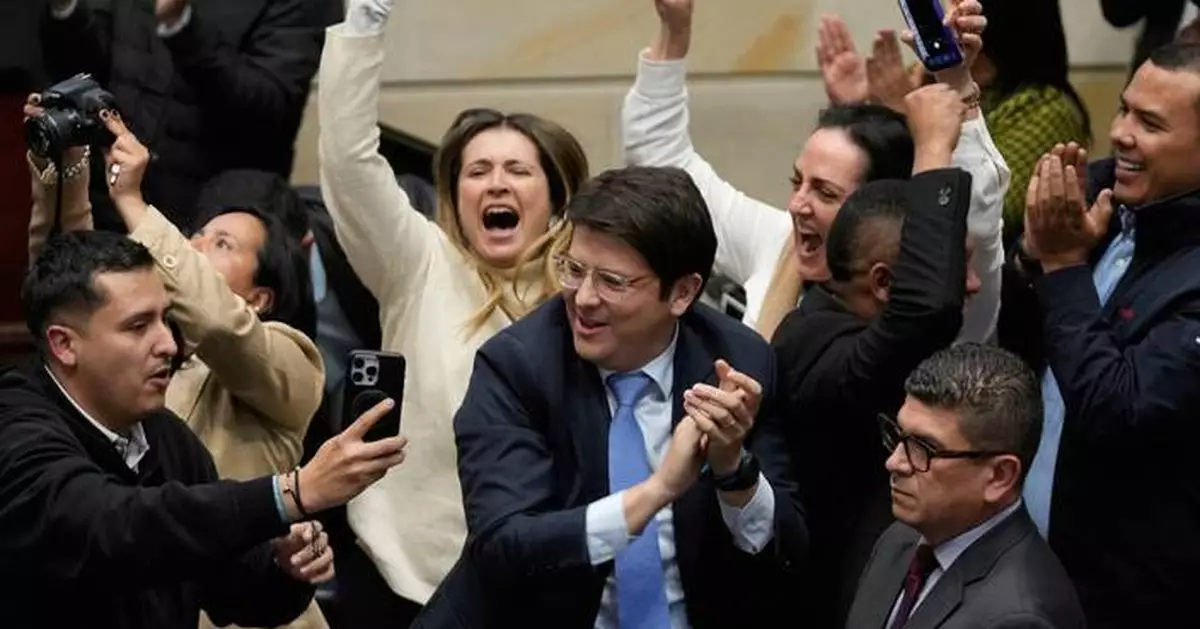 Colombian senator and would-be presidential candidate is shot and wounded at Bogota rally