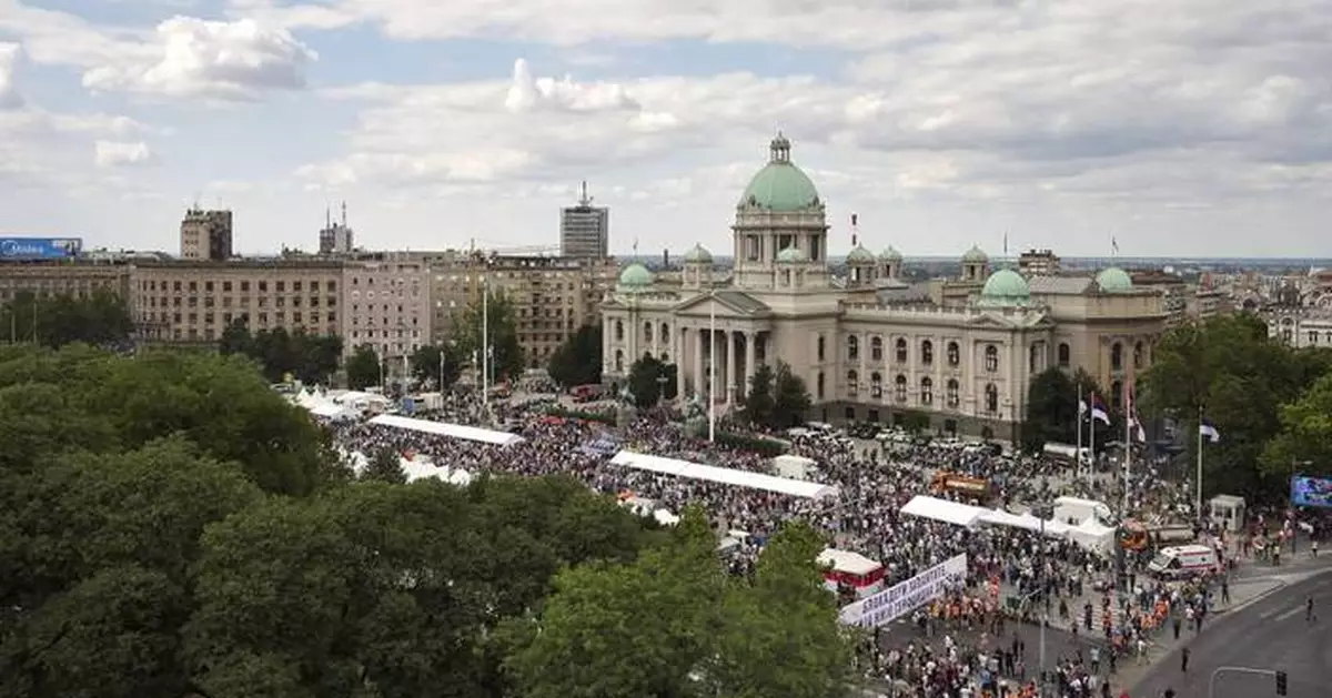 Dozens of anti-government protesters detained during clashes with riot police in Serbia