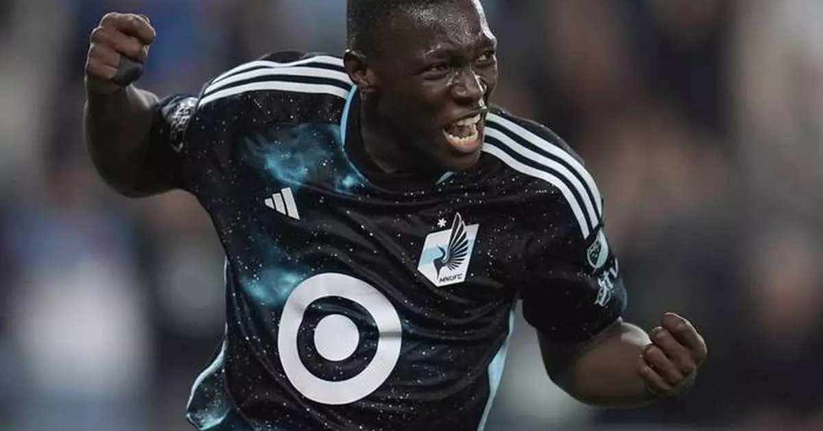 Bongokuhle Hlongwane scores 2 goals in 3 minutes with family in attendance and Minnesota tops Dynamo