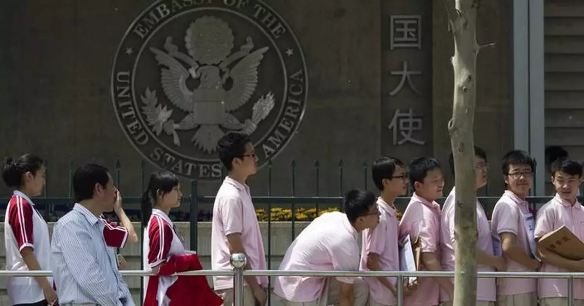 US resumes visas for foreign students but demands access to social media accounts