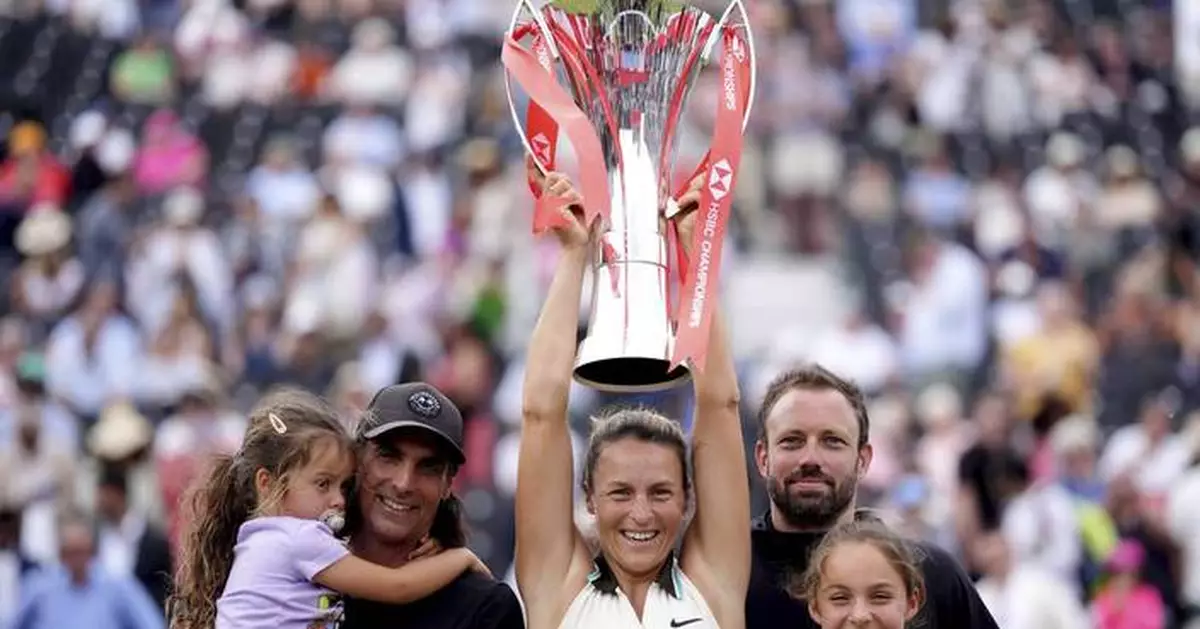 German qualifier Tatjana Maria wins Queen's Club final at age 37