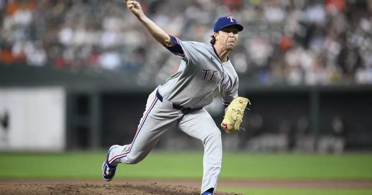 Jacob deGrom flirts with a perfect game, then a no-hitter with the Rangers