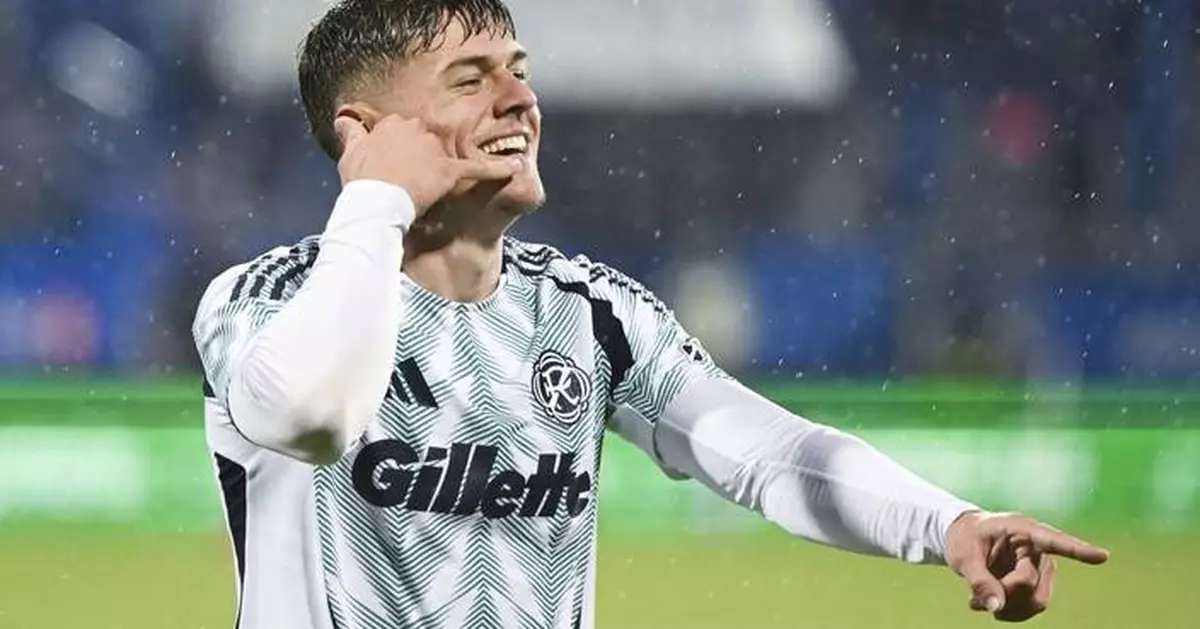 Ilay Feingold scores 2 of New England's 3 second-half goals to beat 10-man Montreal