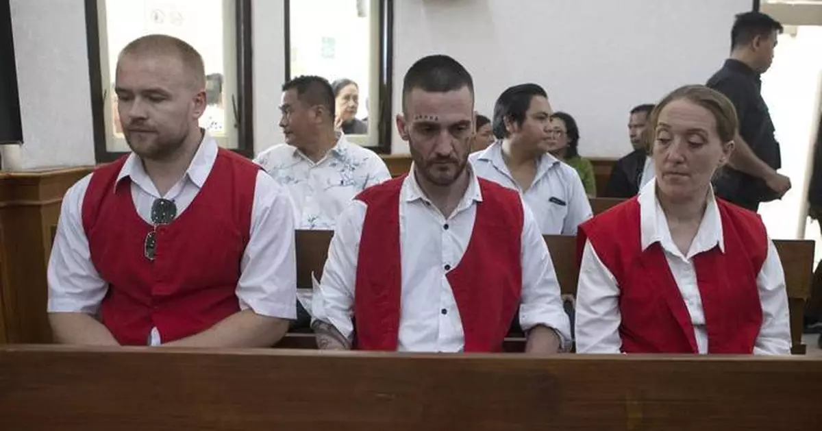 3 British nationals accused of smuggling drugs face the death penalty in Indonesia