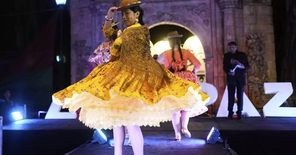 Photos of the Cholita Paceña contest that honors Aymara women