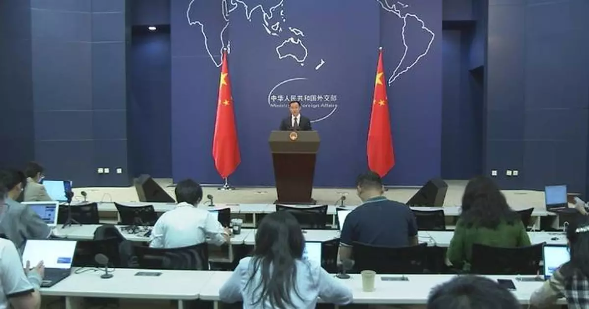 China to continue expanding visa-free policy: spokesman