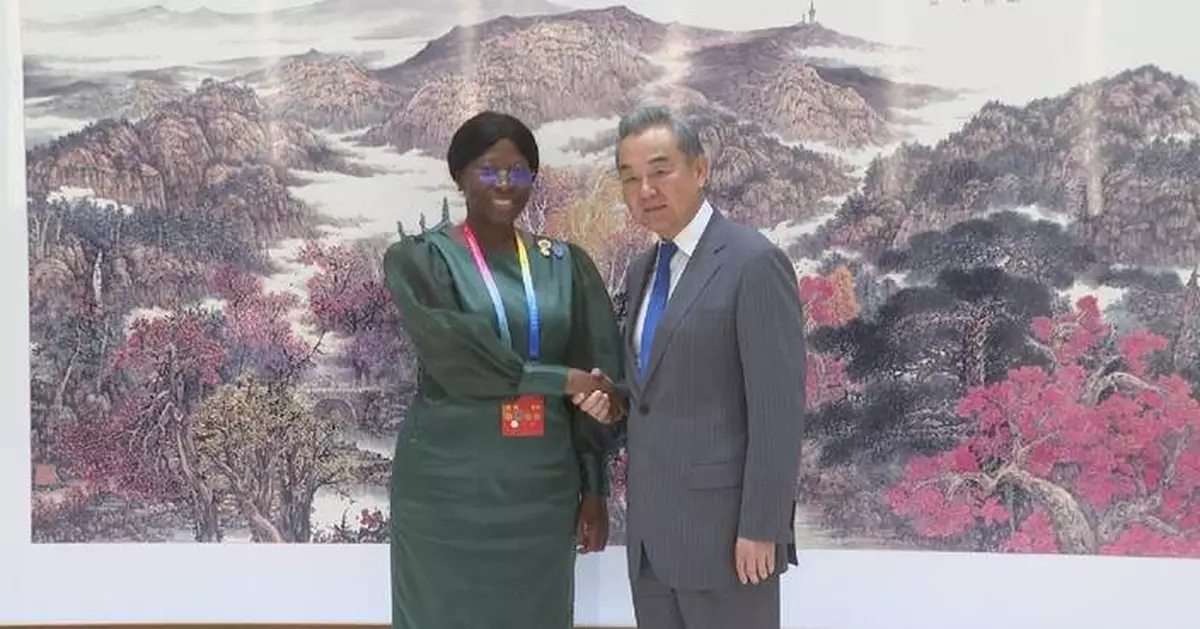 🟥 **Colloquio tra Cina e Iran: Wang Yi condanna l'attacco israeliano e ribadisce il sostegno alla sovranità iraniana**