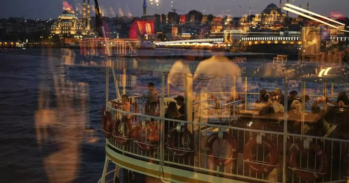 1 killed and 19 injured as a hot air balloon crashes in central Turkey