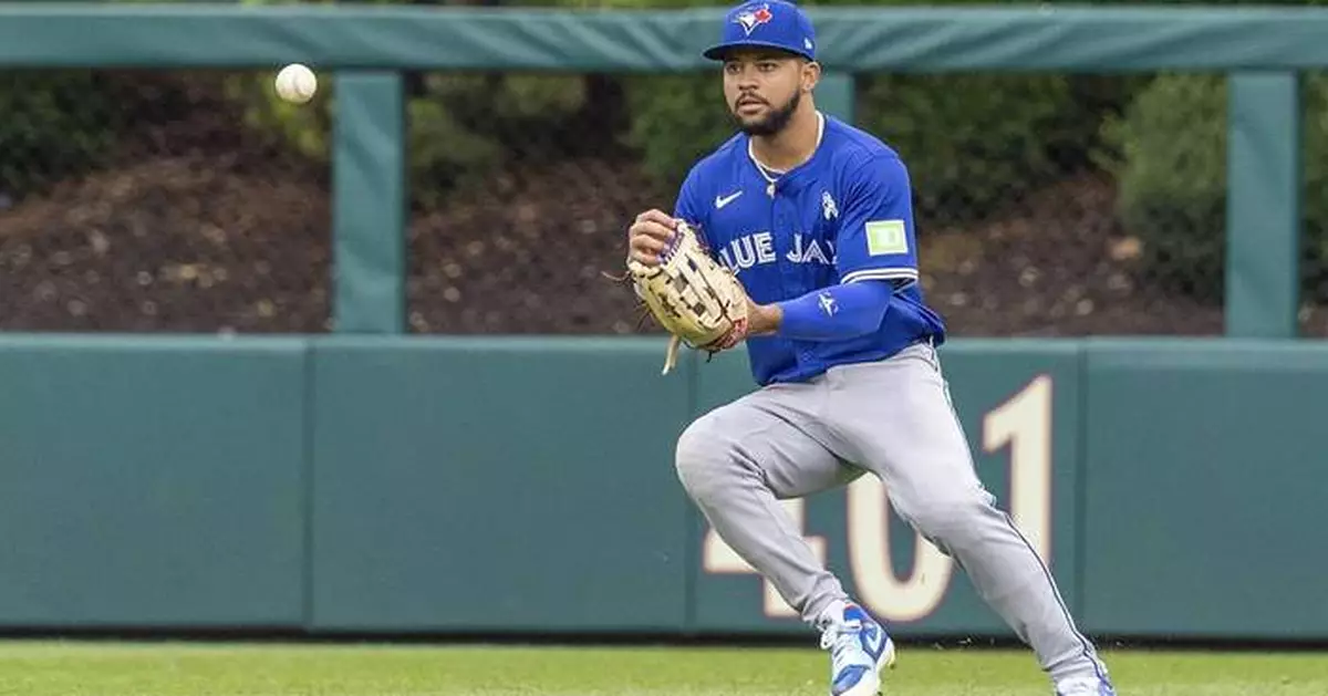 Blue Jays lose center fielders Clase and Straw to injury in consecutive innings against Arizona