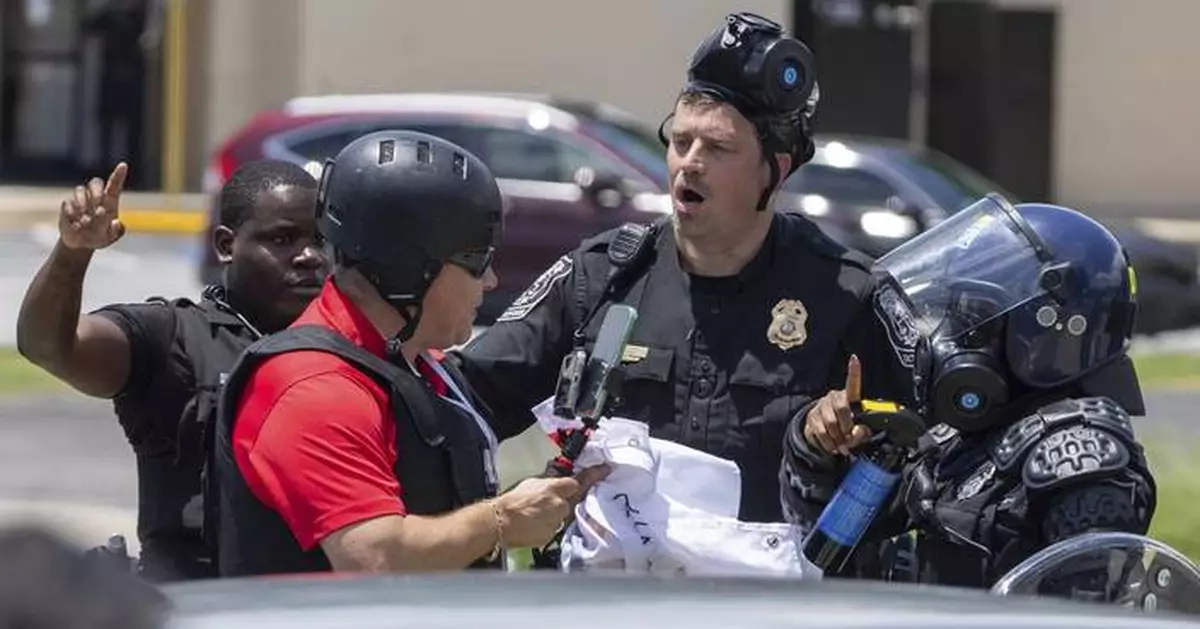 Spanish-language journalist who documents immigration raids detained for ICE after protest arrest