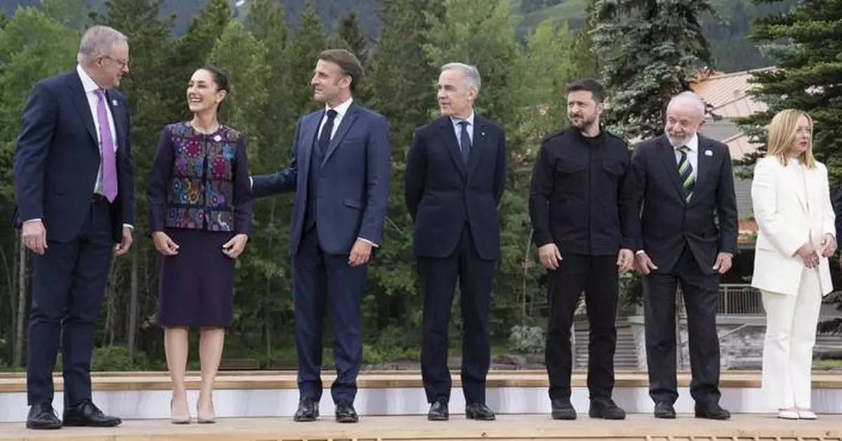 First face-to-face between the leaders of US and Mexico will have to wait