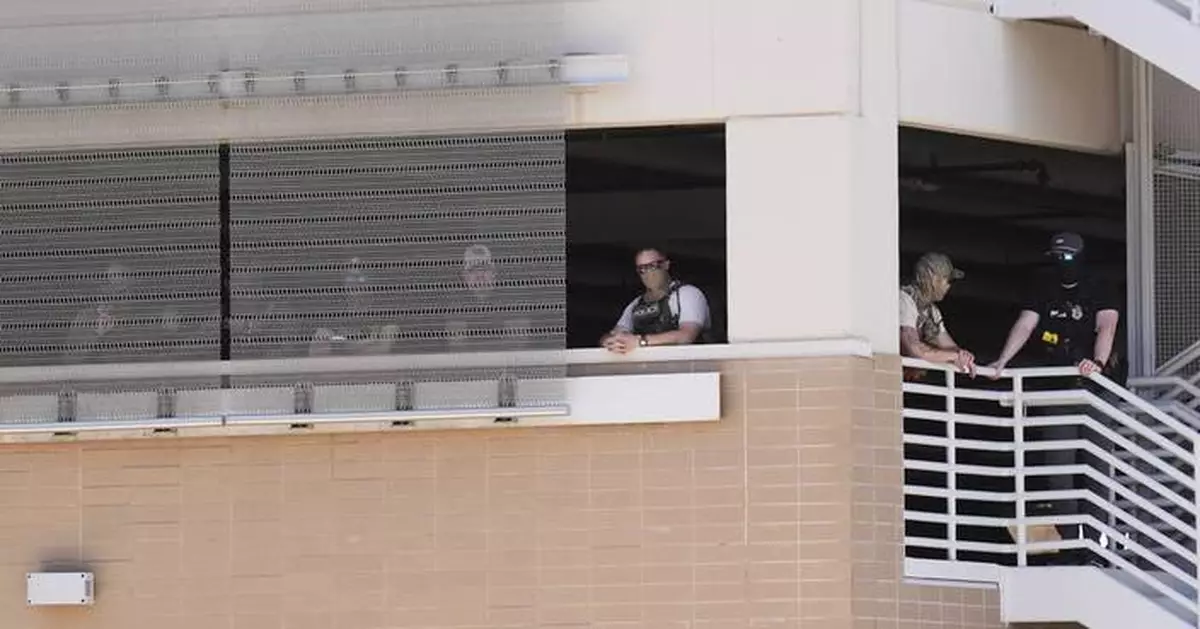 Immigration officers intensify arrests in courthouse hallways on a fast track to deportation