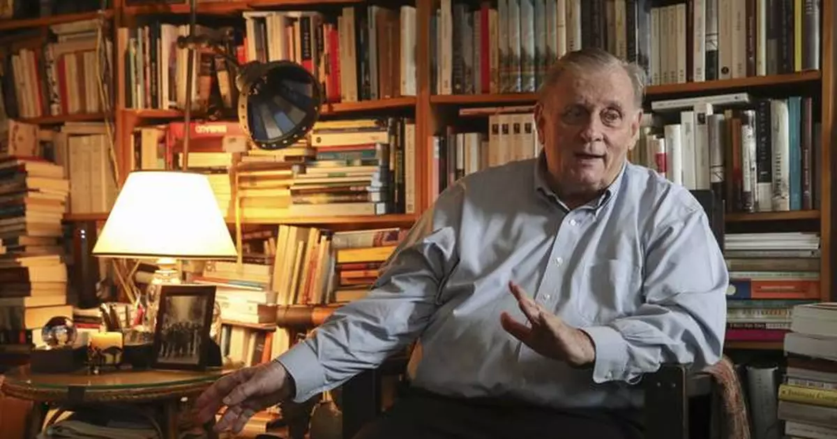 Edmund White, a groundbreaking gay author, dies at 85