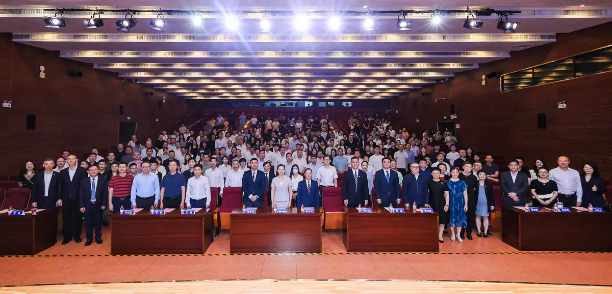 CDP attends 2025 Guangdong-Hong Kong-Macao Software Industry High-quality Development Conference, 13th Guangdong-Hong Kong Cloud Computing Conference and 8th Guangdong-Hong Kong-Macao ICT Conference in Guangzhou Source: HKSAR Government Press Releases