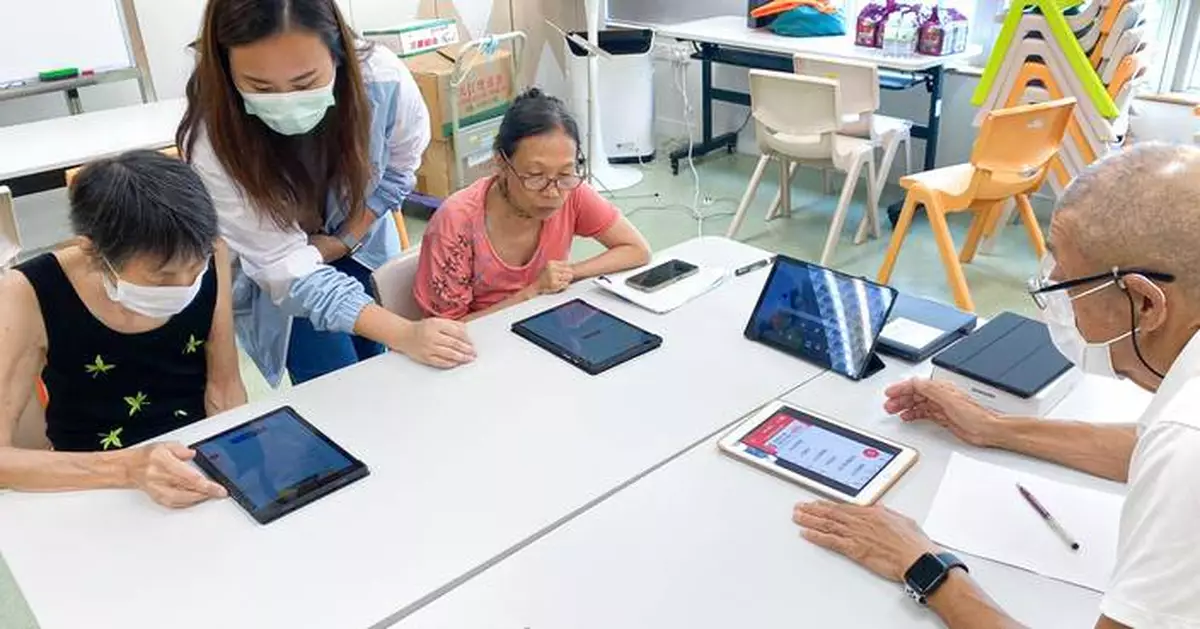 New 'Smart Silver' Program to Enhance Digital Skills for 45,000 Elderly Participants Starting July