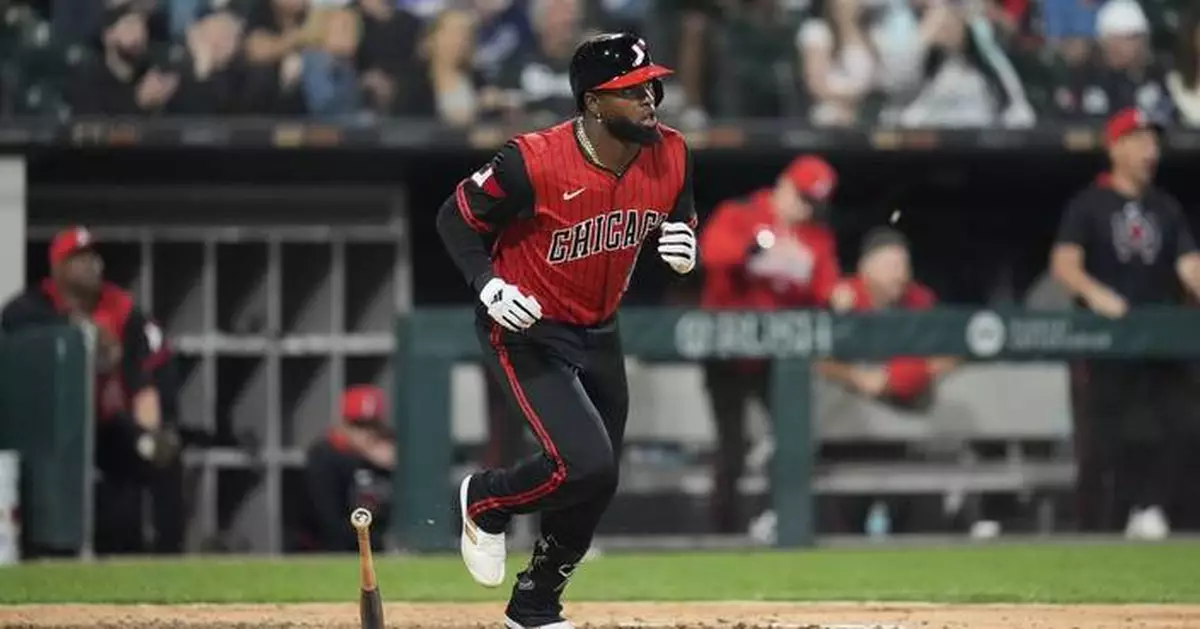 Robert drives in 3 runs as the White Sox beat the Royals 7-2