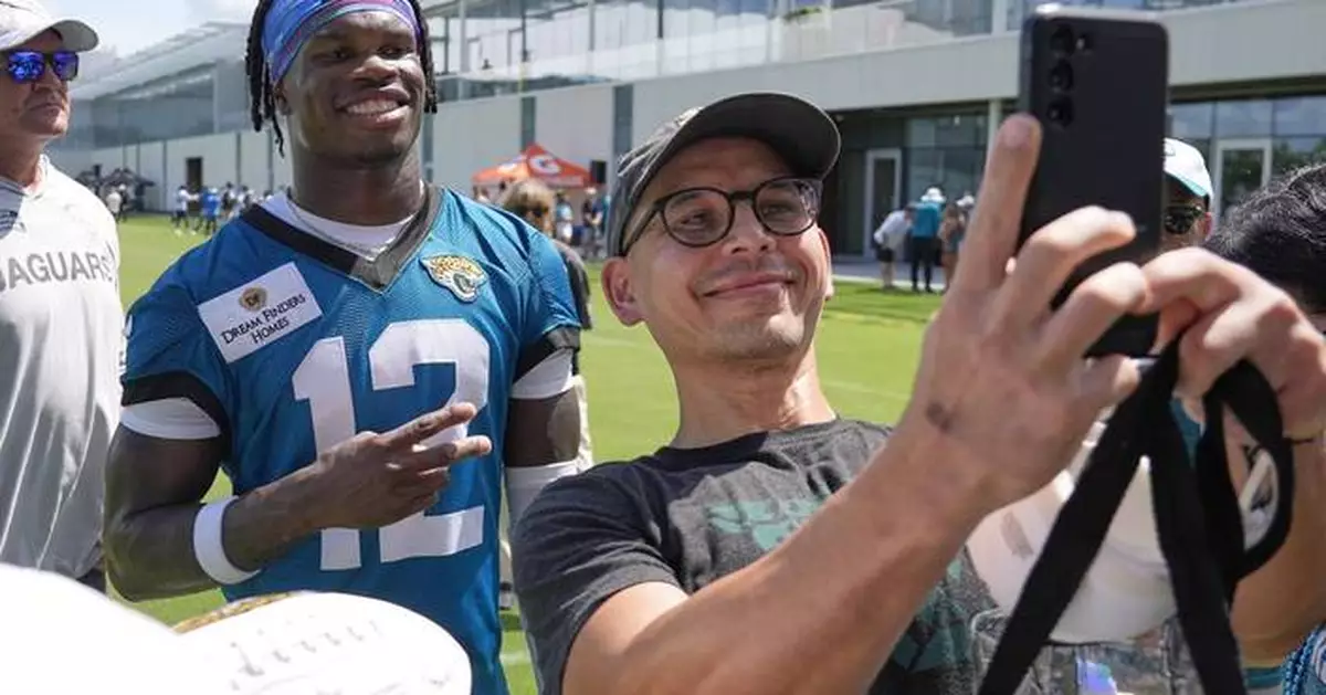 Two-way college star Travis Hunter signs 4-year, $46.6M rookie contract with the Jaguars