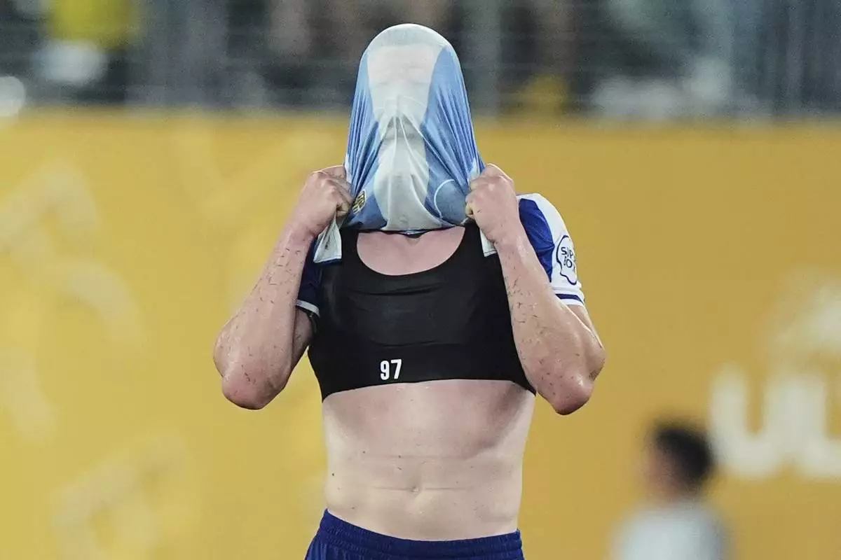 Porto's Ze Pedro reacts during the Club World Cup Group A soccer match between FC Porto and Al Ahly in East Rutherford, N.J., Monday, June 23, 2025. (AP Photo/Frank Franklin II)
