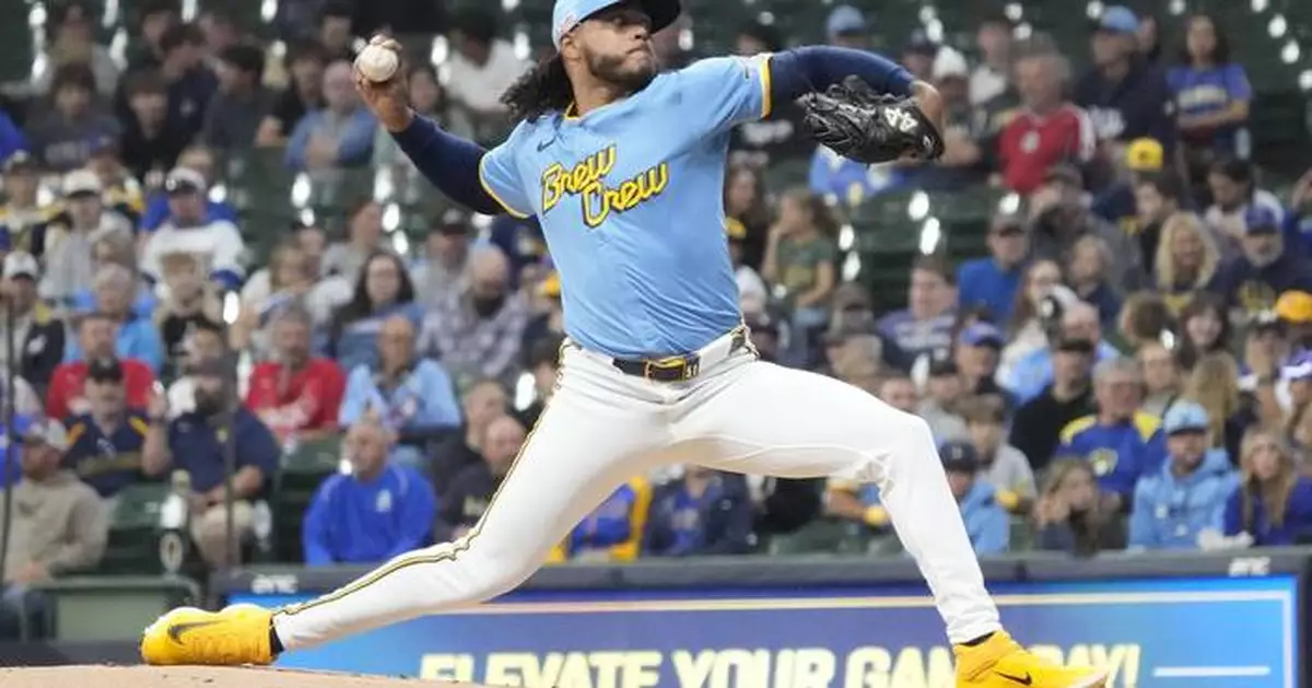 Peralta, Brewers hand the Cardinals their 6th straight loss with a 3-2 victory