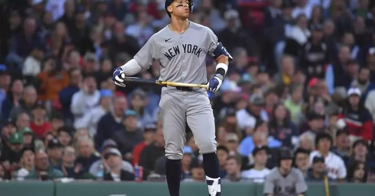 Red Sox manager Alex Cora and Yankees slugger Aaron Judge create happy moment for Cora's twin boys