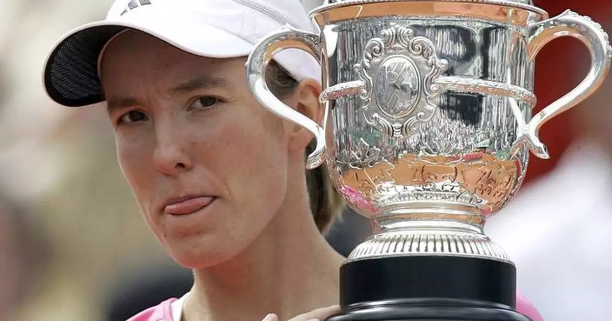 Former champions Justine Henin and Andre Agassi to present French Open trophies