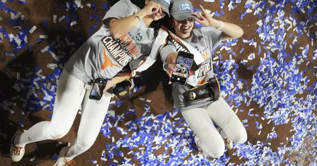 Texas beats Texas Tech 10-4 in decisive 3rd game of WCWS to win its 1st national championship