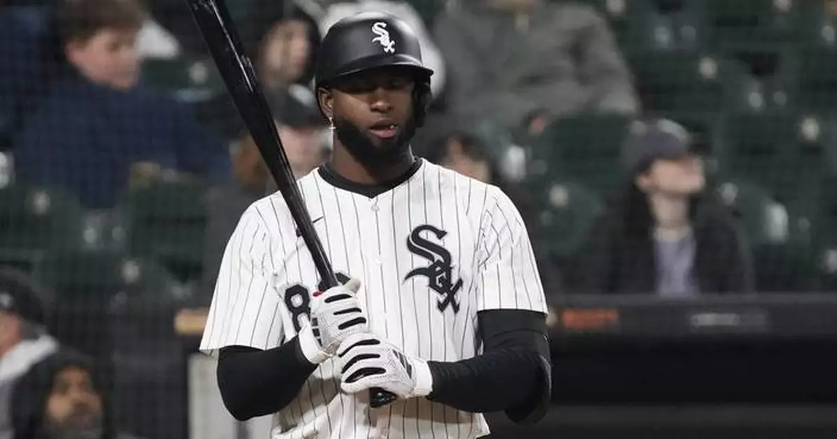 White Sox give Robert more room to work on his adjustments at the plate