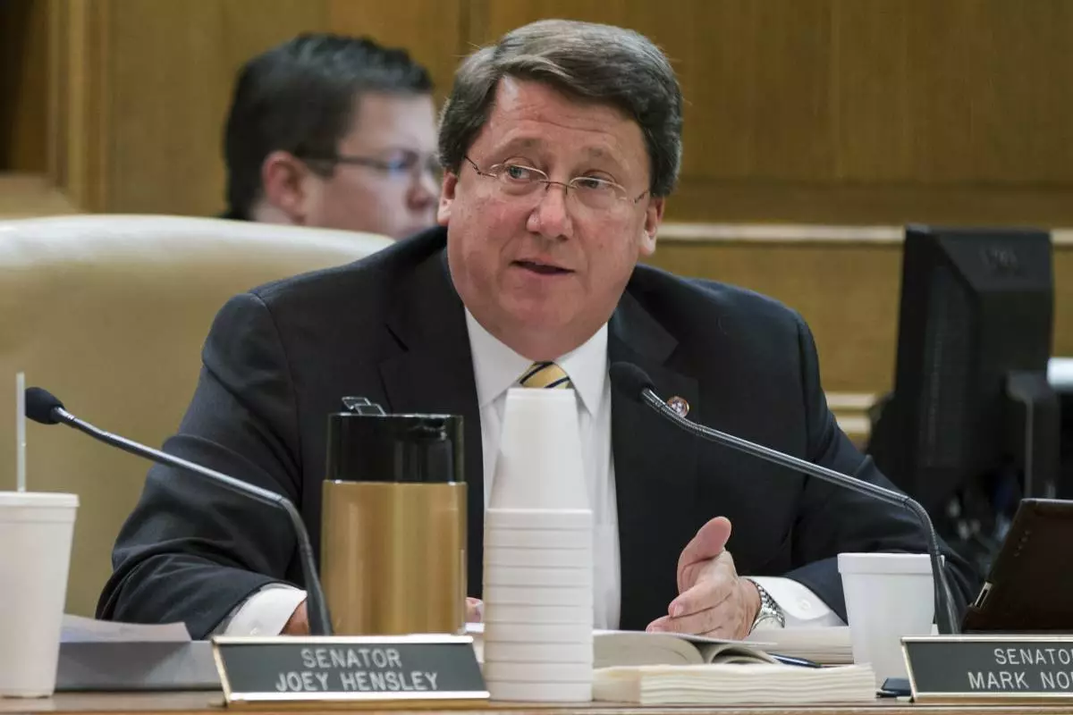 FILE- U.S. District Judge Mark S. Norris, shown in this 2013 file photo when he was Senate Majority Leader in Tennessee, said Friday, June 13, 2024, that he was recusing himself from further proceedings in the federal case against five officers facing sentencing in the fatal beating of Tyre Nichols in Memphis. AP Photo/Erik Schelzig, File)
