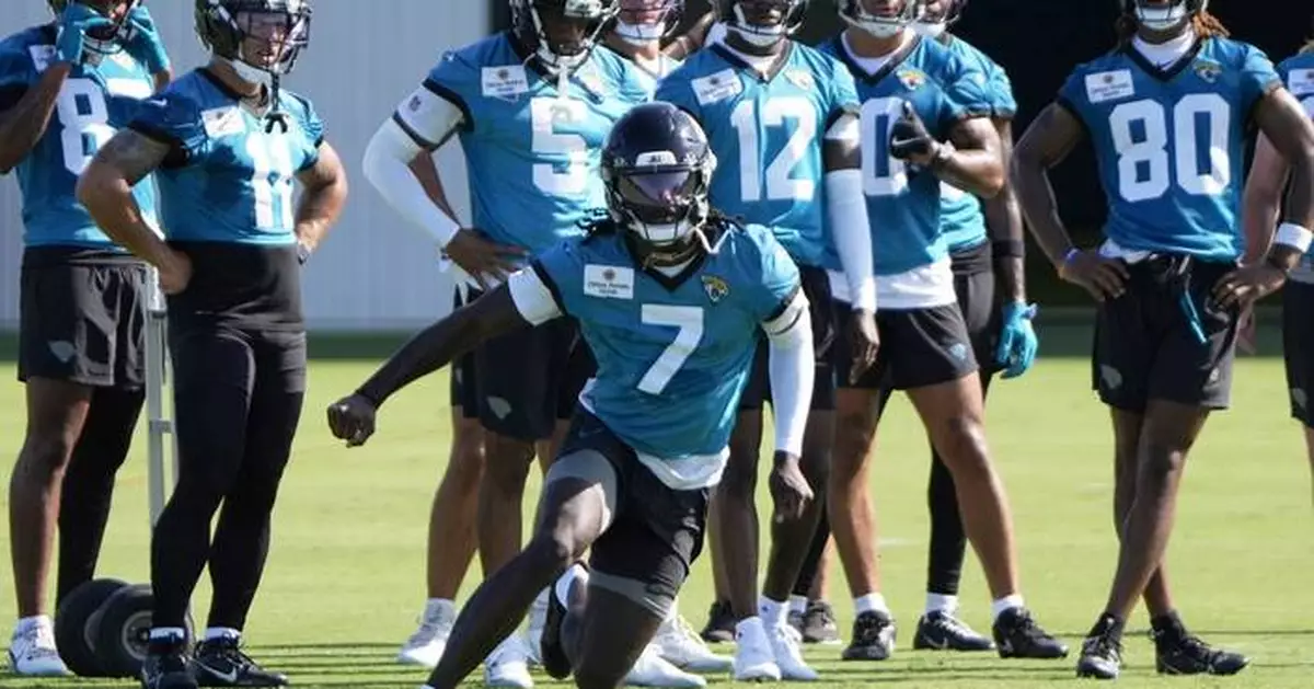 Jaguars WR Brian Thomas Jr. leaves minicamp practice after bruising right shoulder