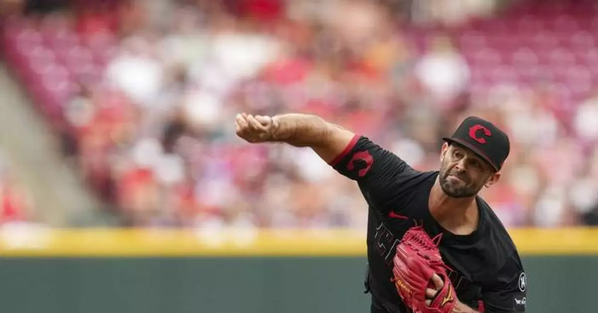 Padres pinch-hitter Díaz doubles in 9th inning to spoil no-hit bid by Reds RHP Nick Martinez