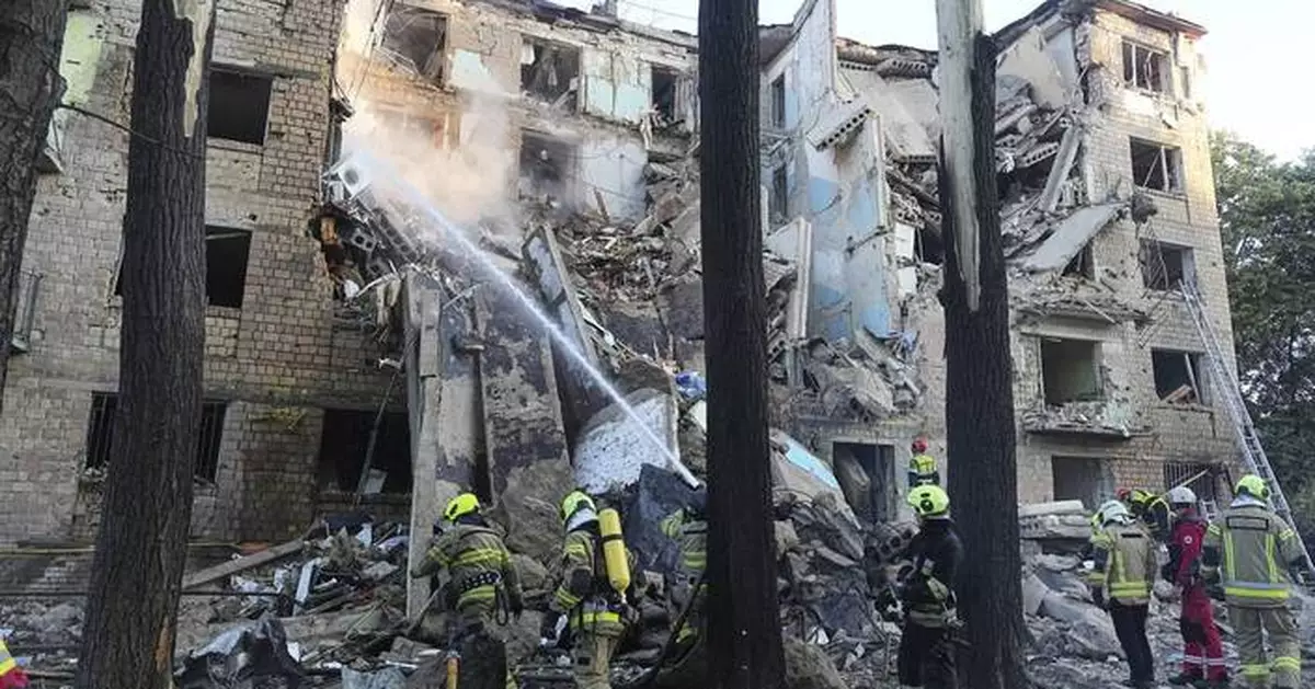 Russian attacks on Ukraine kill 14 civilians as Zelenskyy travels to UK