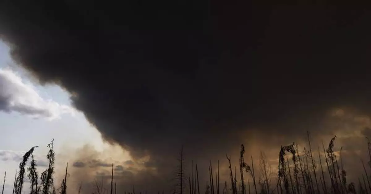 Thousands evacuated in 3 provinces as Canadian wildfires threaten air quality into some US states