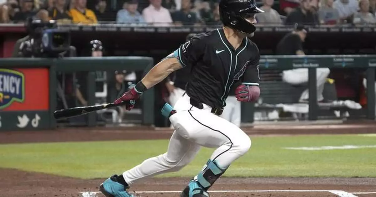 Diamondbacks OF Carroll exits game at Toronto after being hit on left hand by pitch