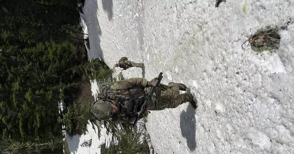 Authorities believe they spotted ex-soldier Travis Decker, who is wanted in deaths of 3 daughters