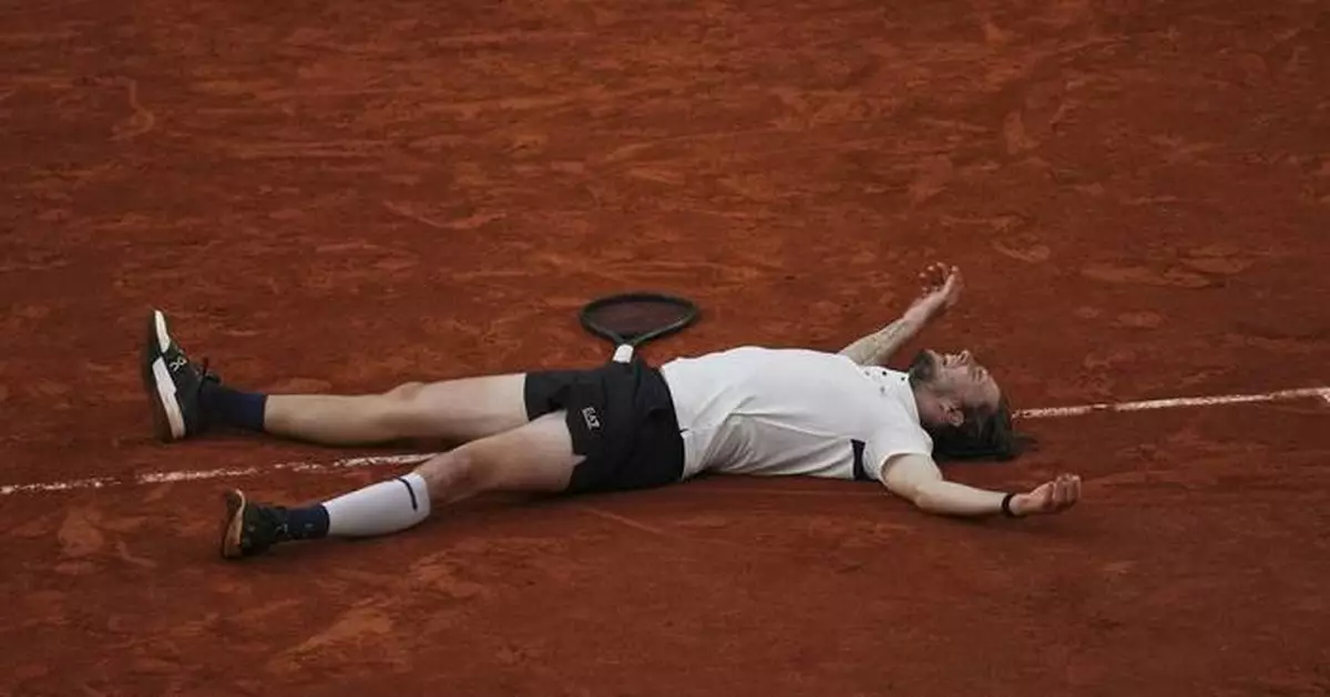 French Open: No. 62 Alexander Bublik of Kazakhstan beats No. 5 Jack Draper in the fourth round