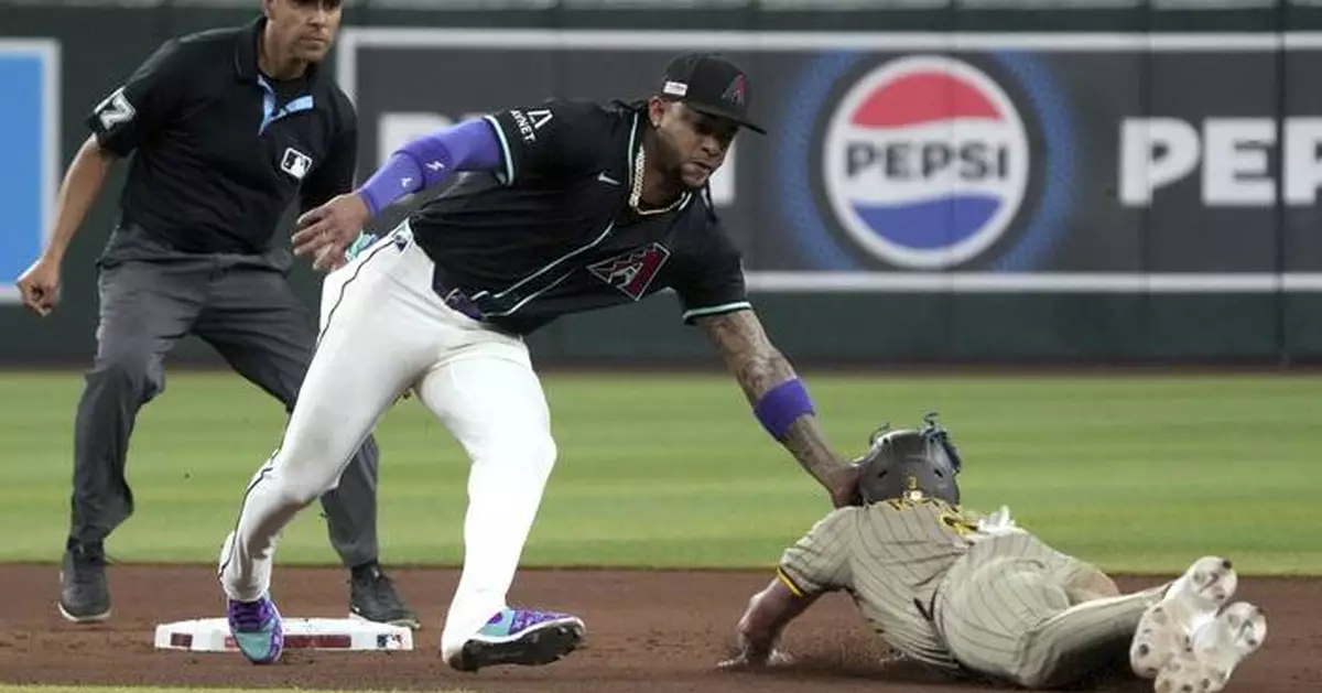 Perdomo hits 3-run triple, Diamondbacks score 5 in 9th to beat Padres 8-7