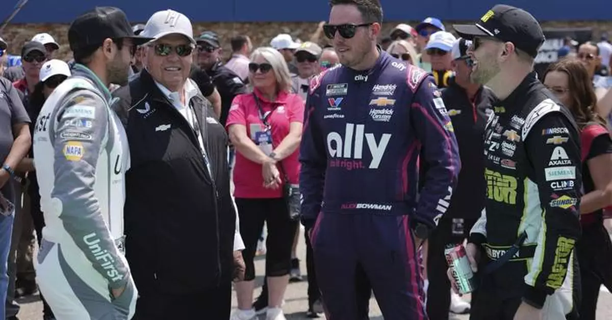 Alex Bowman battles severe back pain to race in Mexico City after Michigan crash