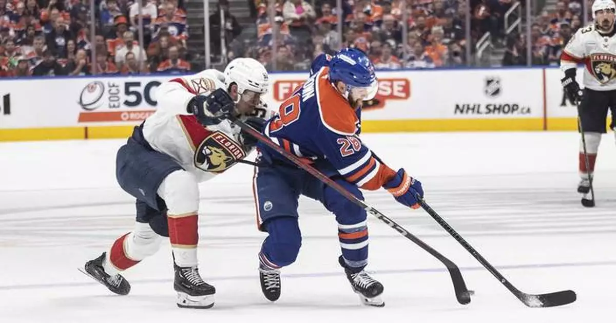 Nosek handles the guilt of his costly Game 1 penalty with a little help from his Panthers teammates