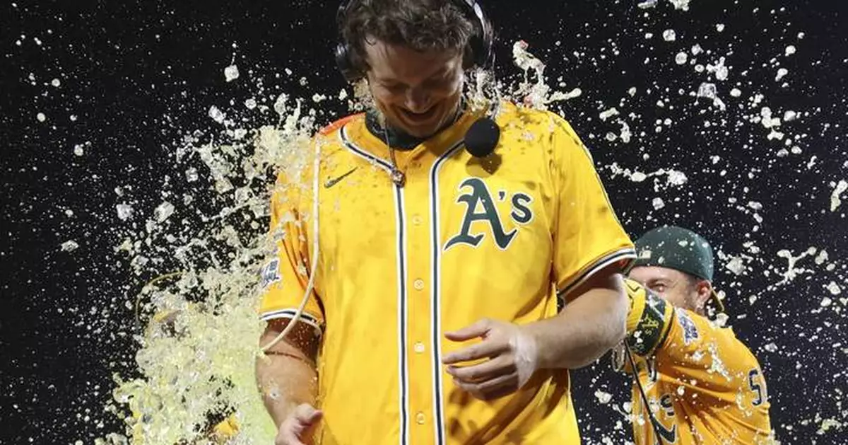 Kurtz does it again with homer off Hader in 10th to lift Athletics over Astros