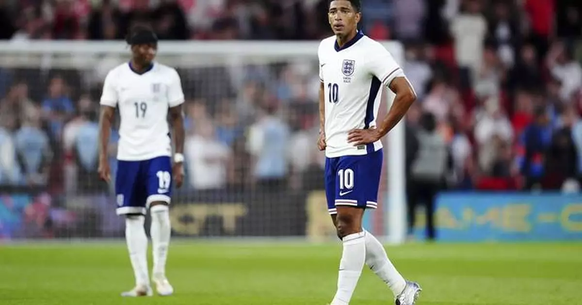 England booed after losing to Senegal for first defeat under coach Thomas Tuchel