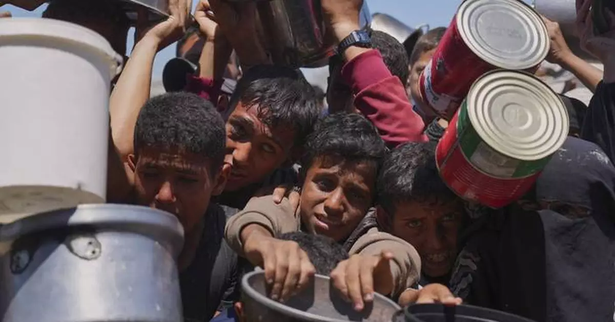 AP PHOTOS: Palestinians in Gaza struggle to get food even as aid trickles in