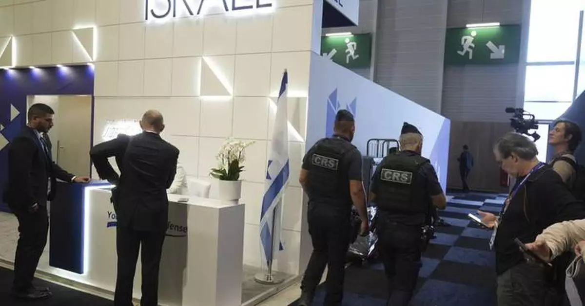 Israel condemns black partition walls around its pavilions at Paris Air Show