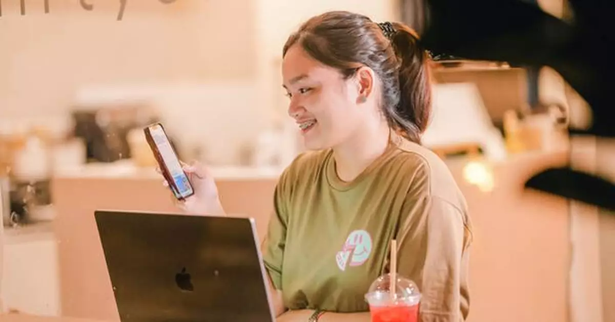 Ph fintech GCash gives Filipinos free access to insurance through "Buy Load" service