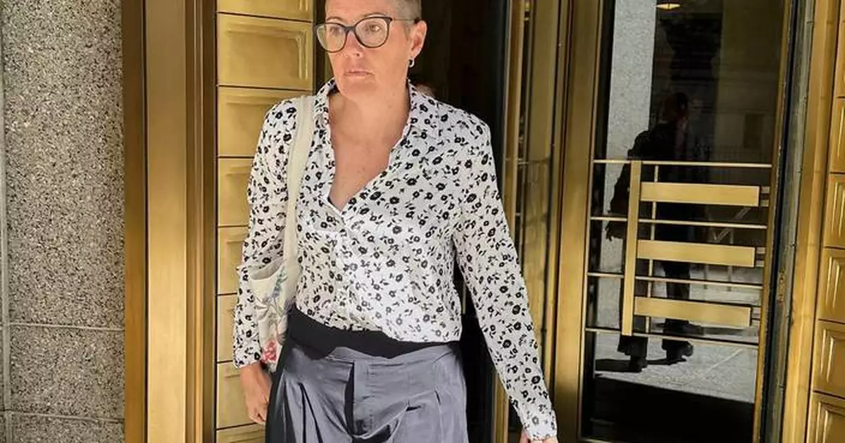 Fashion startup founder charged with $300M fraud freed on $1M bail