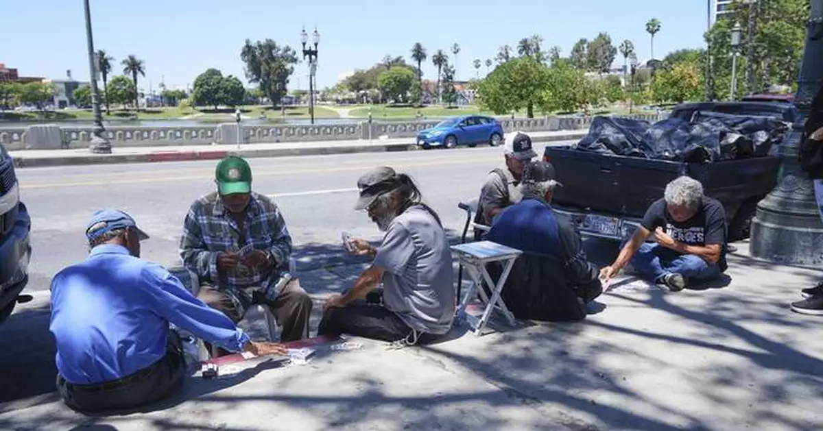 Residents still shaken a day after federal authorities march through Los Angeles' MacArthur Park
