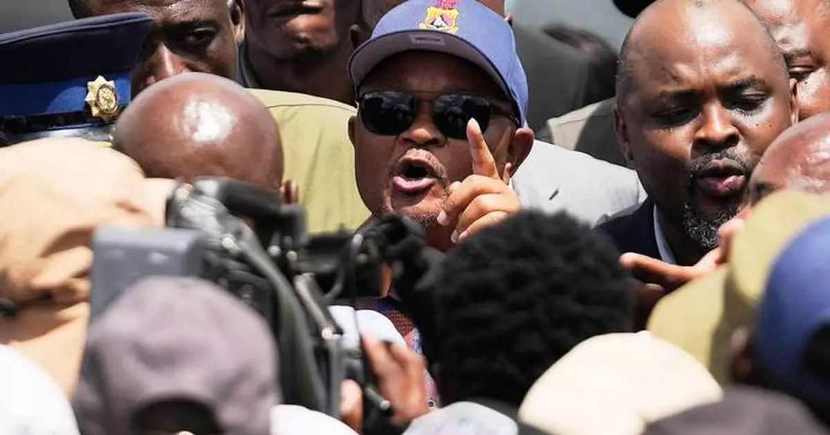 Top South African official accuses police minister of colluding with crime syndicates