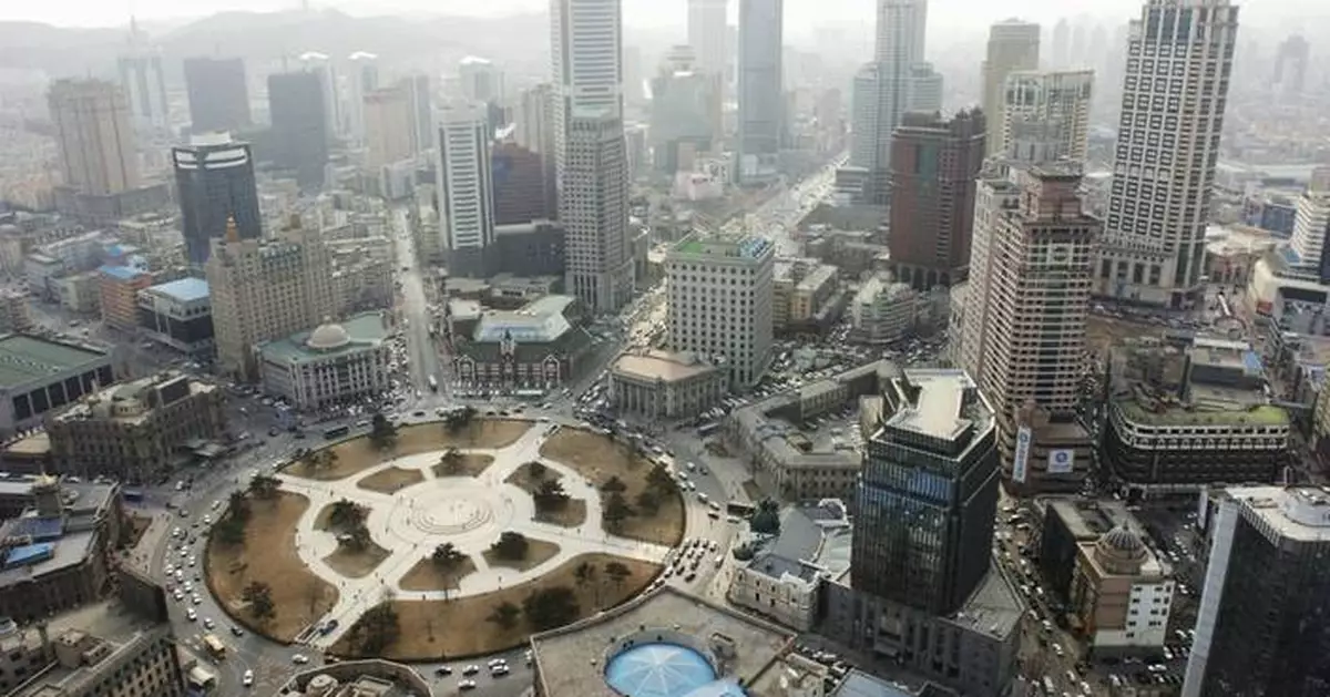 Chinese university expels female student after relationship with a foreigner