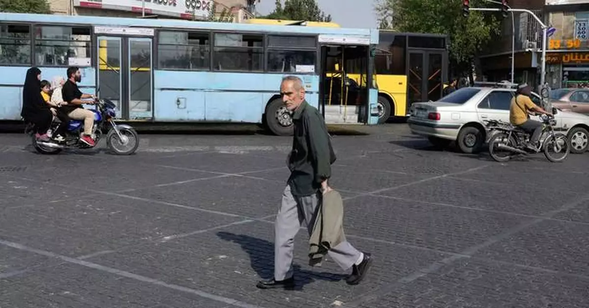 Iran's public sector shuts down in 8 provinces due to heat wave